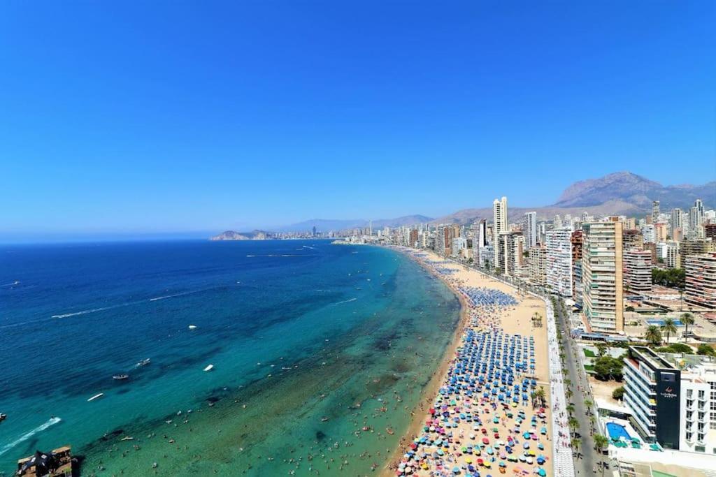 Luxurious 2-Bedroom Apt With Stunning Views, 1St Line On Levante Beach, ベニドルム エクステリア 写真