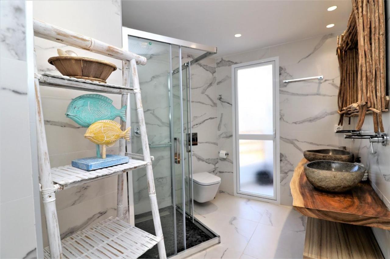 Luxurious 2-Bedroom Apt With Stunning Views, 1St Line On Levante Beach, ベニドルム エクステリア 写真