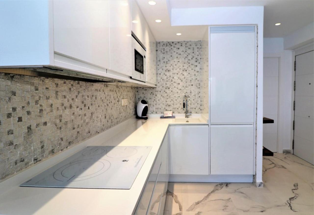 Luxurious 2-Bedroom Apt With Stunning Views, 1St Line On Levante Beach, ベニドルム エクステリア 写真