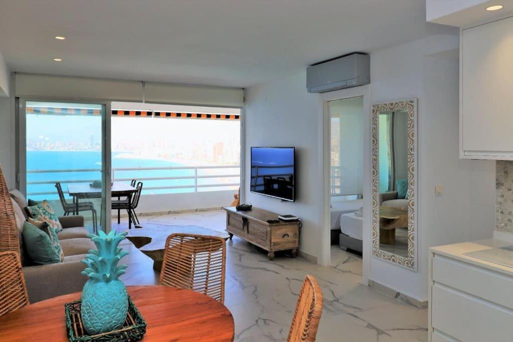 Luxurious 2-Bedroom Apt With Stunning Views, 1St Line On Levante Beach, ベニドルム エクステリア 写真